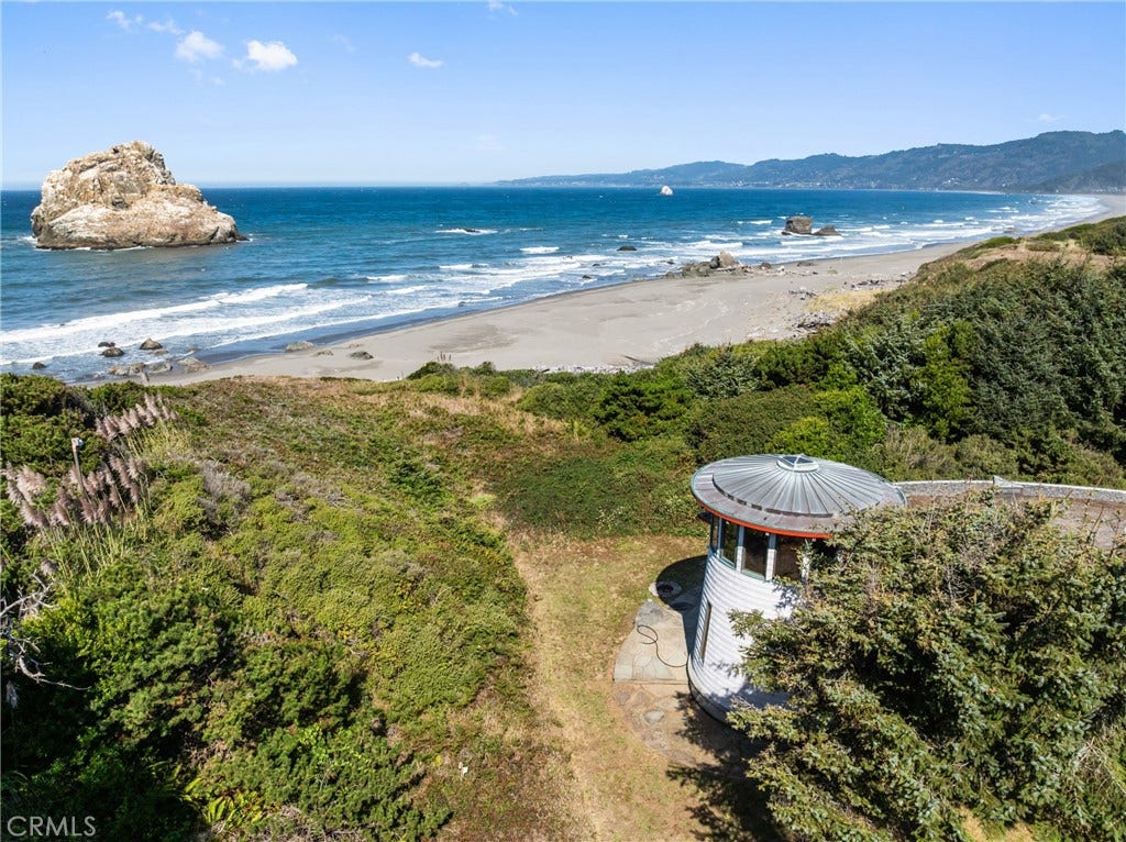 405 Island View, Smith River, CA 95567