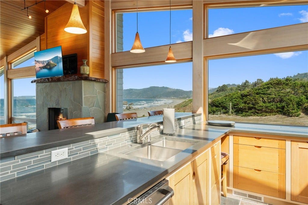 405 Island View, Smith River, CA 95567