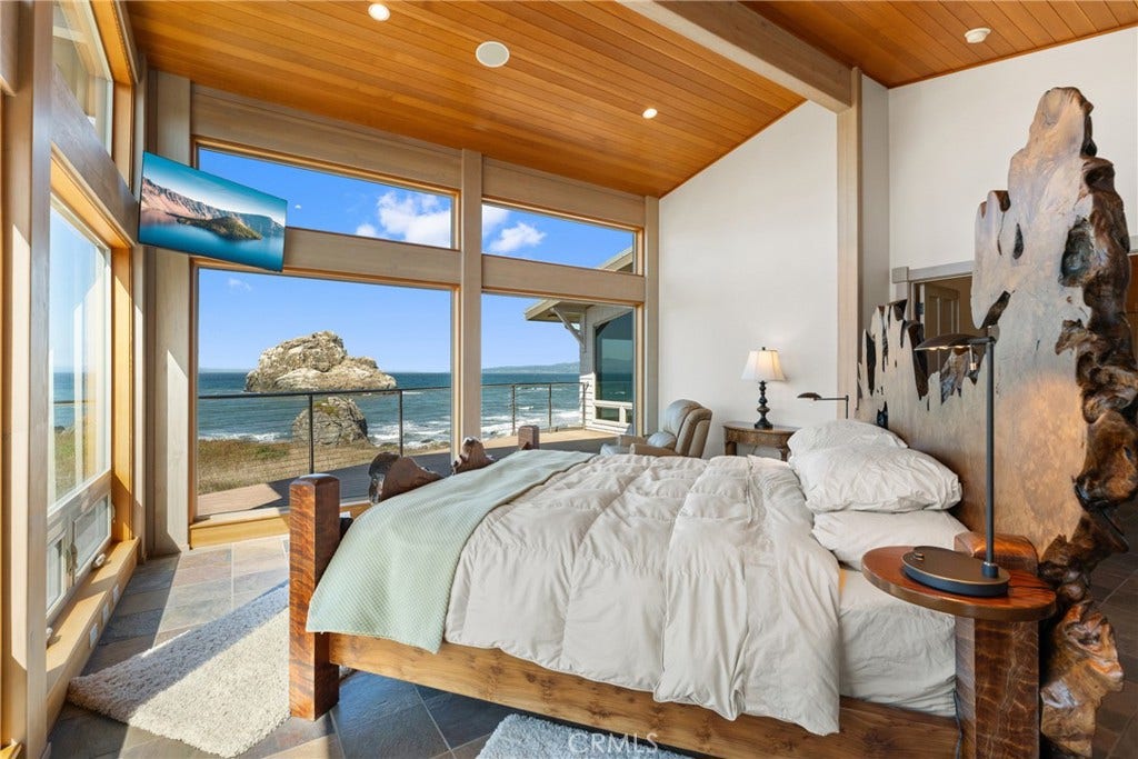 405 Island View, Smith River, CA 95567