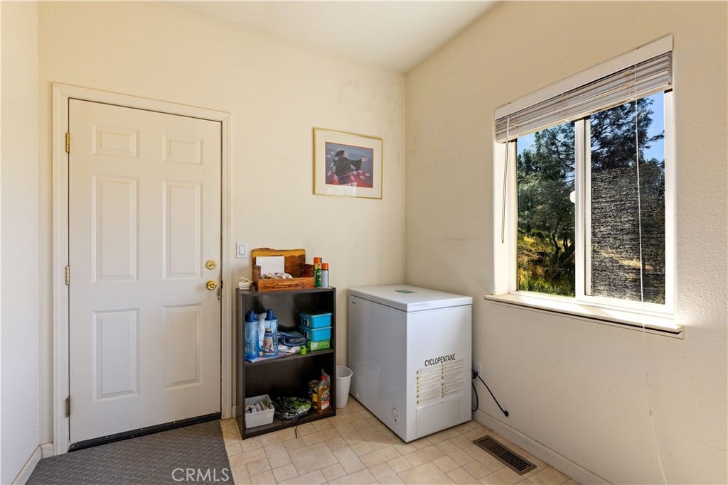 5289 Olympia Drive, Kelseyville, CA 95451 Mud room