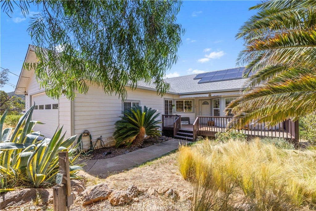 5289 Olympia Drive, Kelseyville, CA 95451 The front yard is below the street level and feels very private