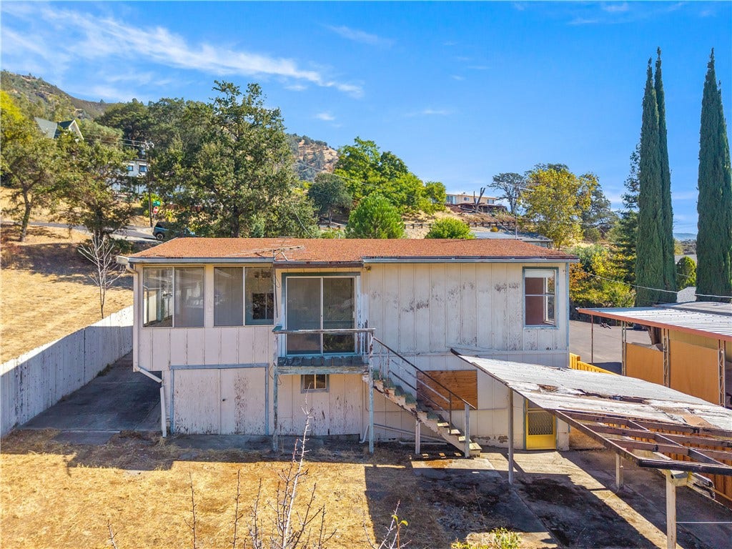 6869 Howard Avenue, Nice, CA 95464