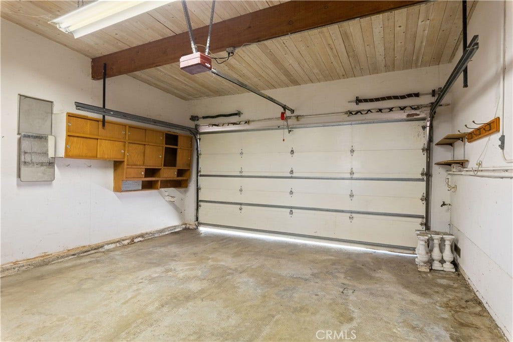 6869 Howard Avenue, Nice, CA 95464