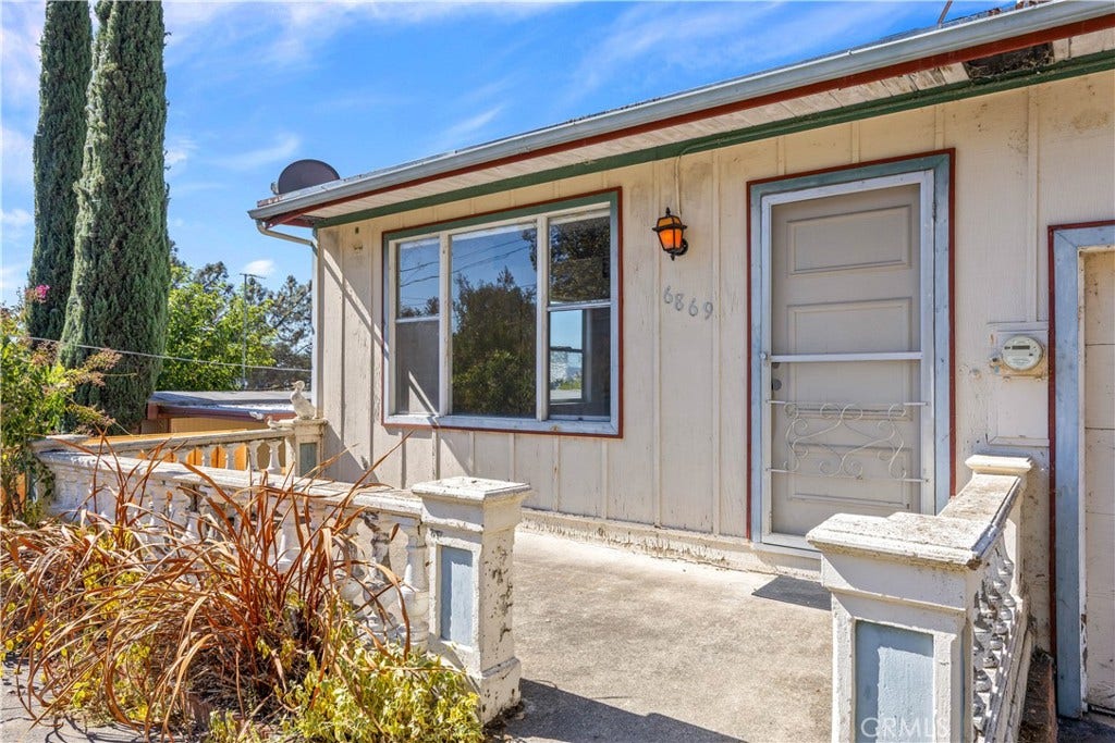 6869 Howard Avenue, Nice, CA 95464