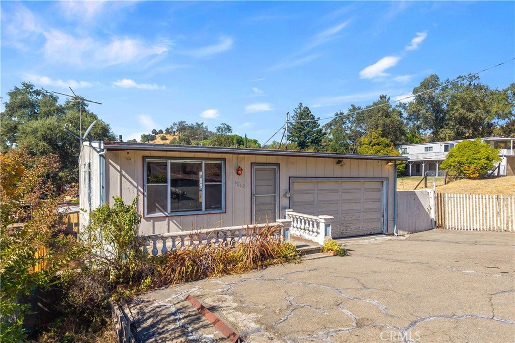 6869 Howard Avenue, Nice, CA 95464