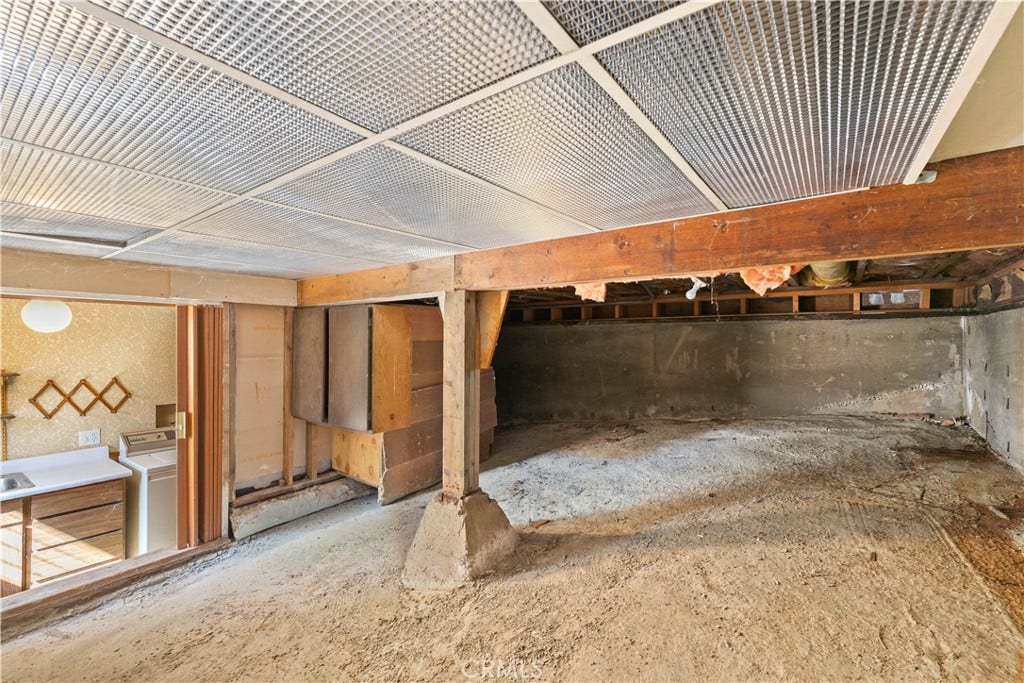 6869 Howard Avenue, Nice, CA 95464
