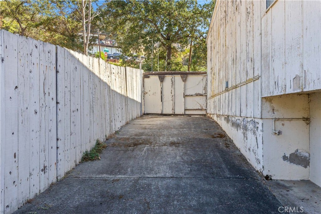 6869 Howard Avenue, Nice, CA 95464