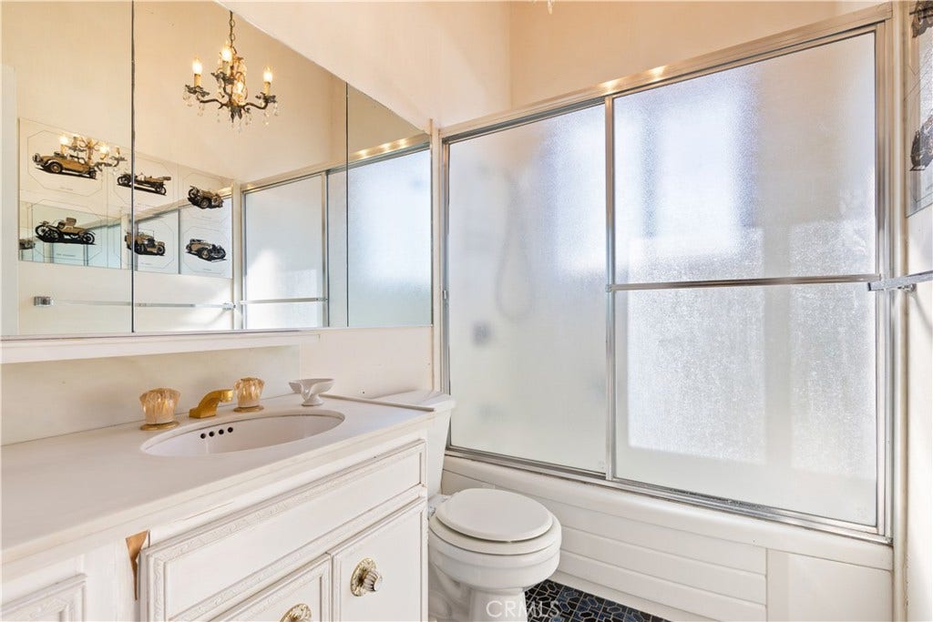 6869 Howard Avenue, Nice, CA 95464