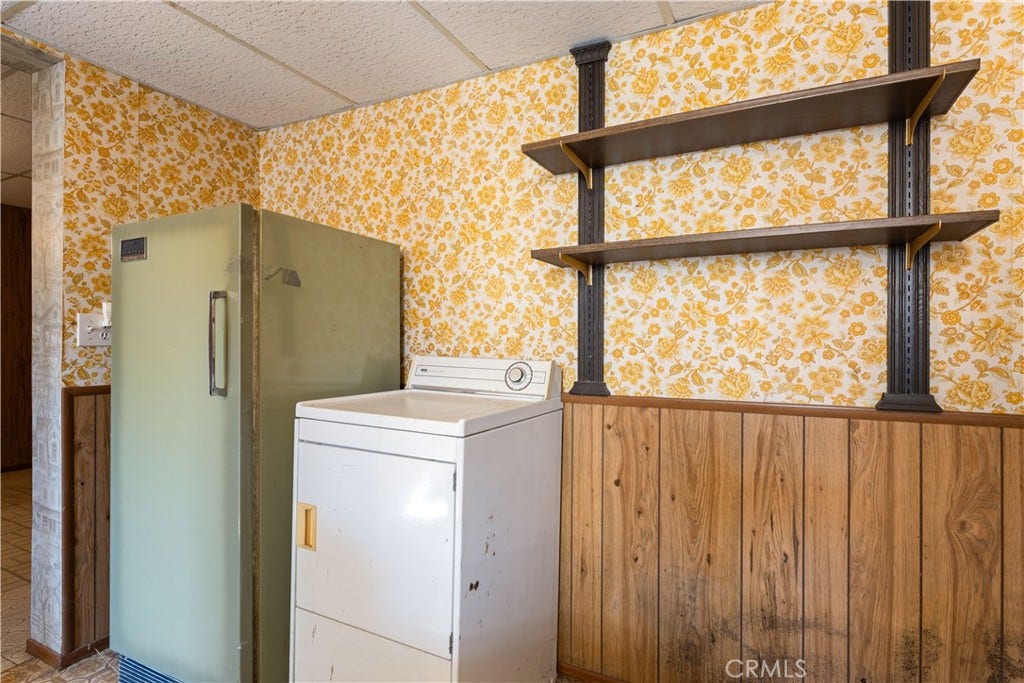 6869 Howard Avenue, Nice, CA 95464