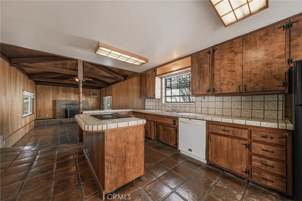 4262 Country Club, Lucerne, CA 95458