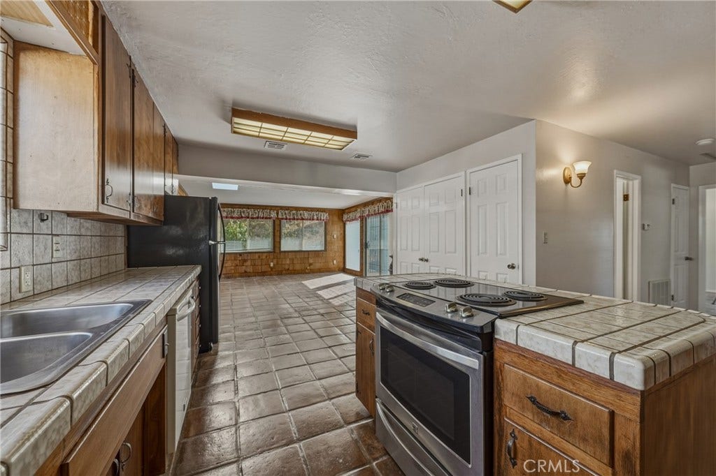 4262 Country Club, Lucerne, CA 95458