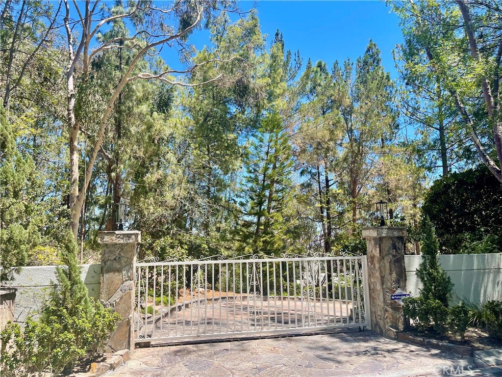 27591 Rolling Wood Lane, San Juan Capistrano, CA 92675 27552 Rolling Wood Lane Private Gate