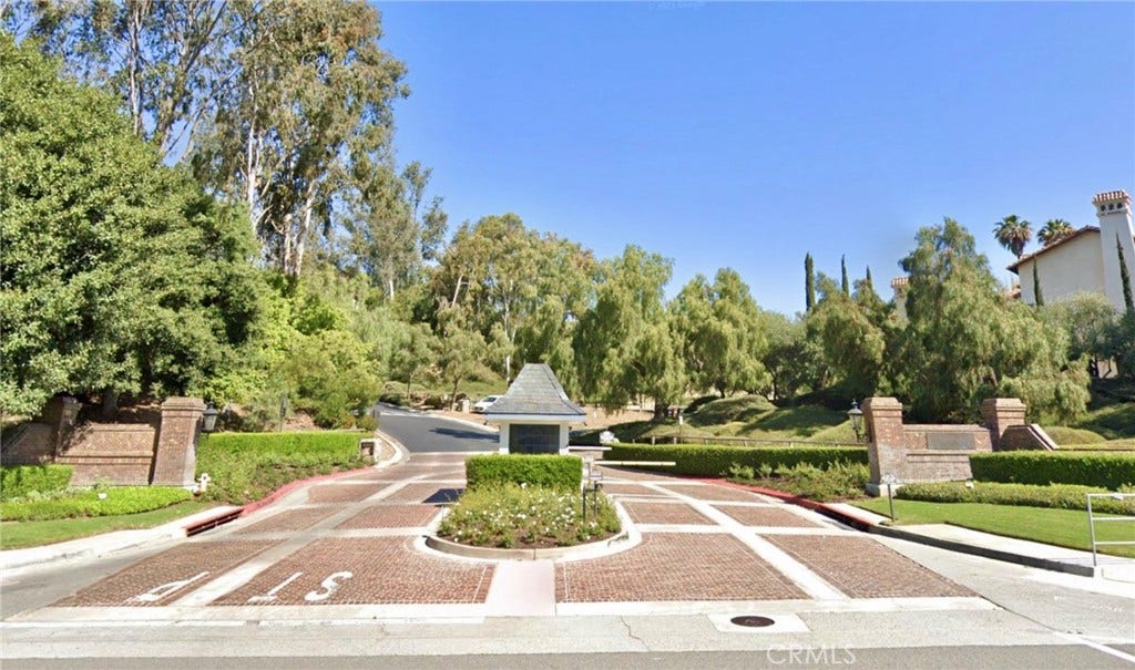 27591 Rolling Wood Lane, San Juan Capistrano, CA 92675 Main Gate
