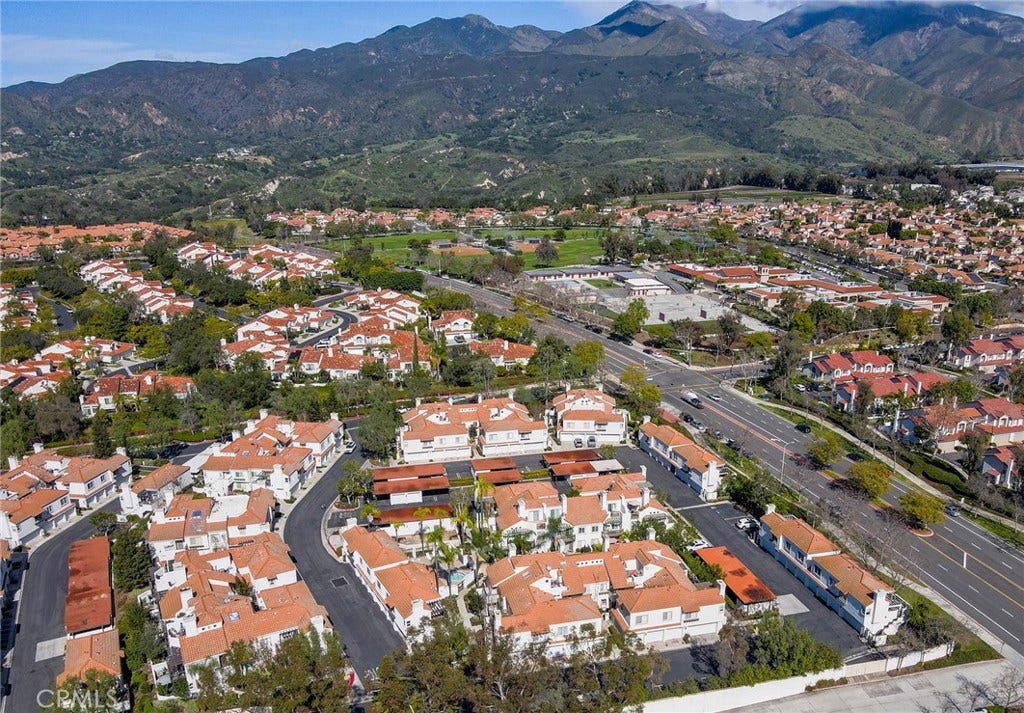 13 Via Acuatica, Rancho Santa Margarita, CA 92688 13 Via Acuatica, Rancho Santa Margarita, CA 92688