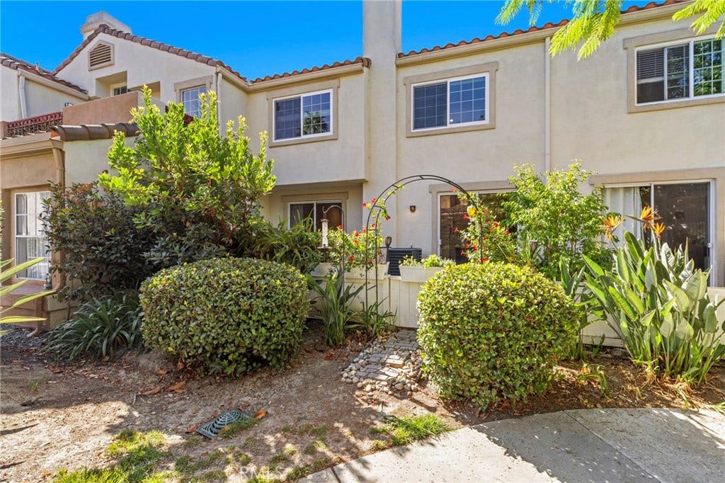 154 Chandon, Laguna Niguel, CA 92677 154 Chandon, Laguna Niguel, CA 92677