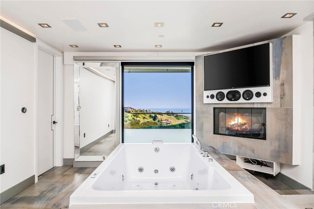 2135 Hillview Drive, Laguna Beach, CA 92651