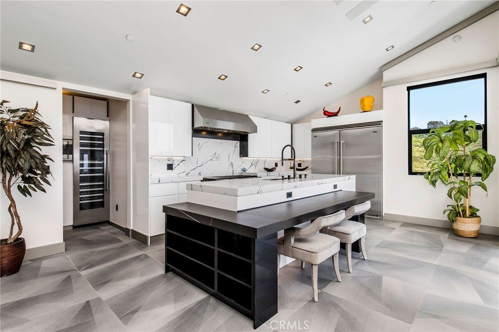 2135 Hillview Drive, Laguna Beach, CA 92651