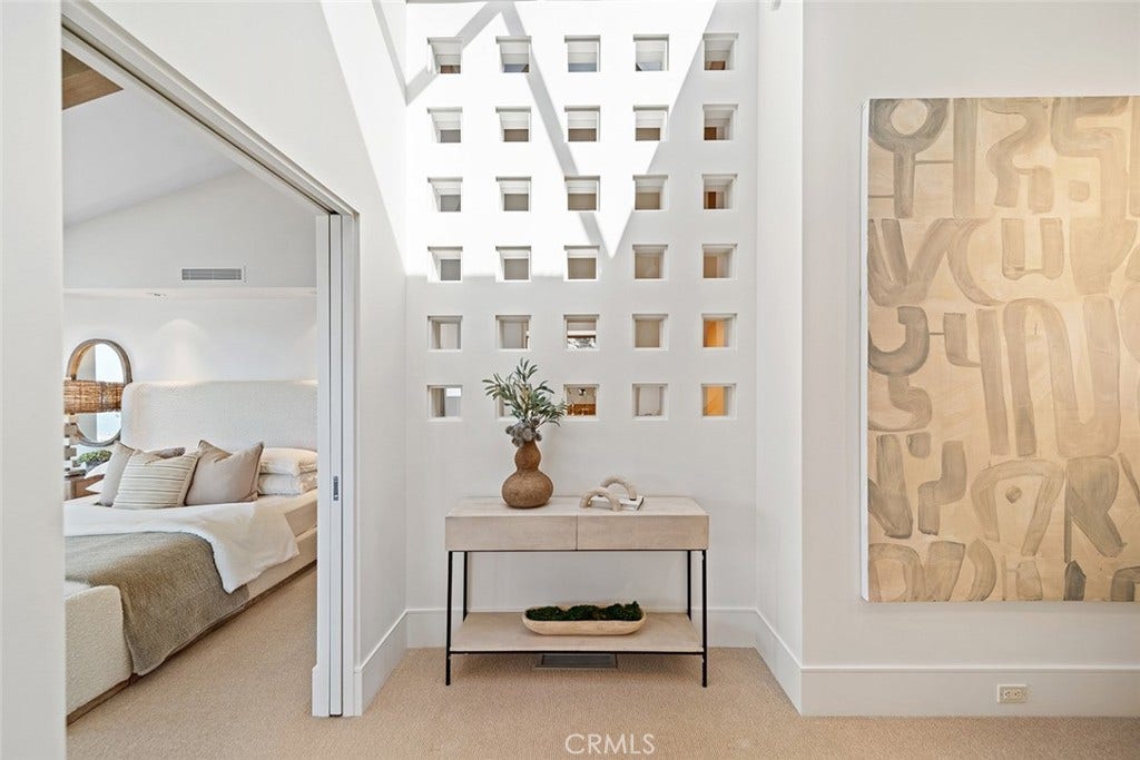 48 N Vista De Catalina, Laguna Beach, CA 92651 48 N Vista De Catalina, Laguna Beach, CA 92651