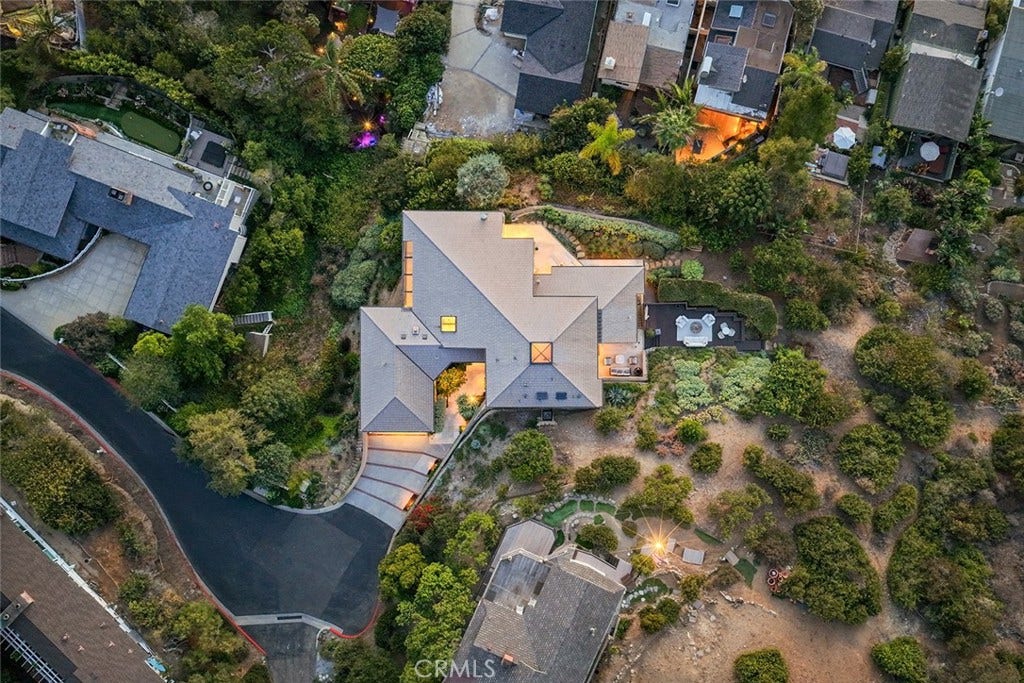 48 N Vista De Catalina, Laguna Beach, CA 92651 48 N Vista De Catalina, Laguna Beach, CA 92651