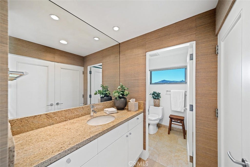 48 N Vista De Catalina, Laguna Beach, CA 92651 48 N Vista De Catalina, Laguna Beach, CA 92651