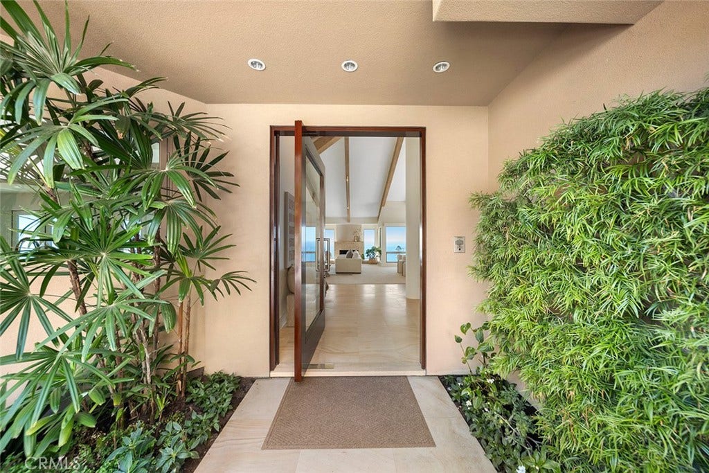 48 N Vista De Catalina, Laguna Beach, CA 92651 48 N Vista De Catalina, Laguna Beach, CA 92651