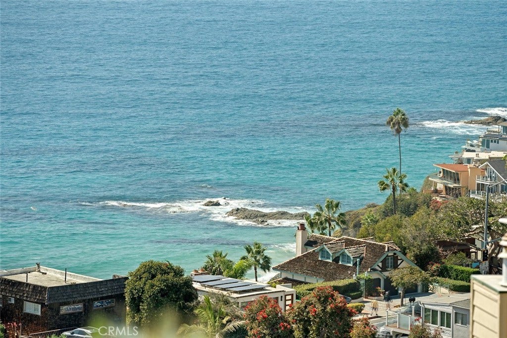 48 N Vista De Catalina, Laguna Beach, CA 92651 48 N Vista De Catalina, Laguna Beach, CA 92651