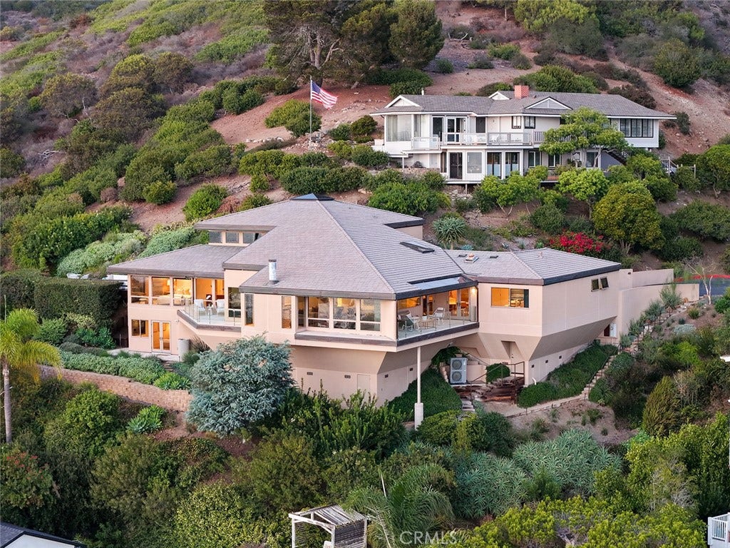 48 N Vista De Catalina, Laguna Beach, CA 92651 48 N Vista De Catalina, Laguna Beach, CA 92651