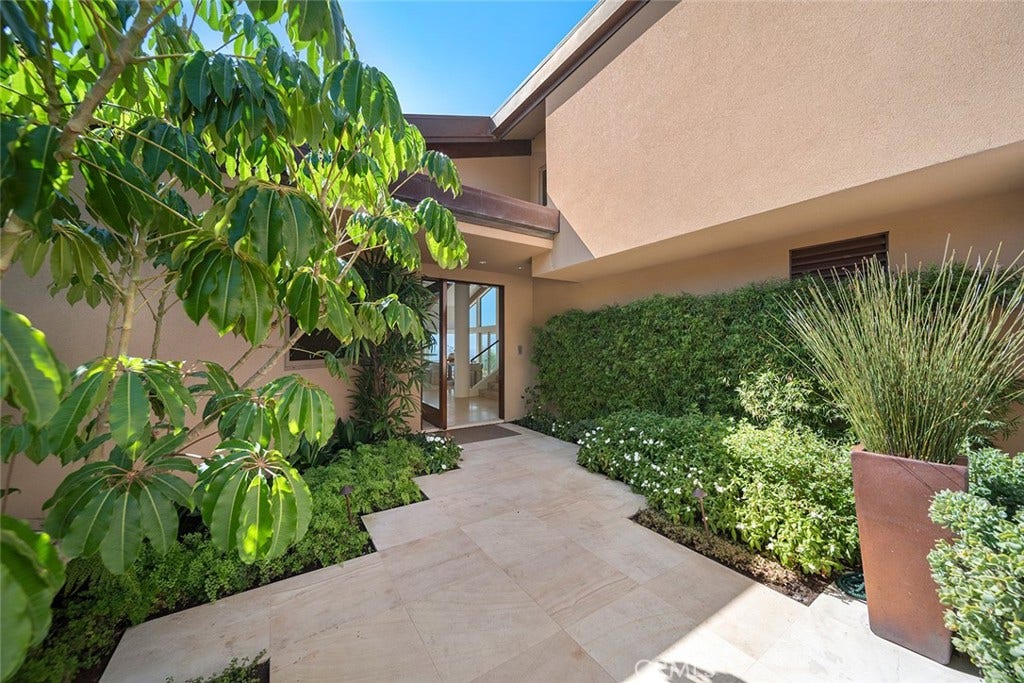 48 N Vista De Catalina, Laguna Beach, CA 92651 48 N Vista De Catalina, Laguna Beach, CA 92651