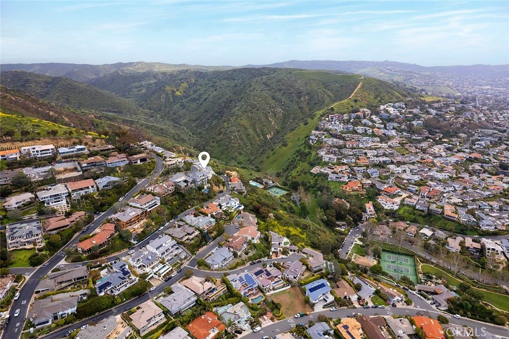 1221 Emerald Bay, Laguna Beach, CA 92651 1221 Emerald Bay, Laguna Beach, CA 92651