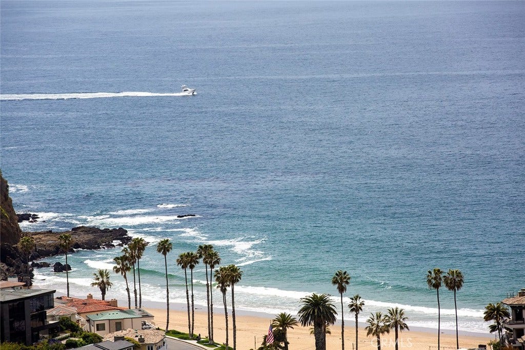 1221 Emerald Bay, Laguna Beach, CA 92651 1221 Emerald Bay, Laguna Beach, CA 92651