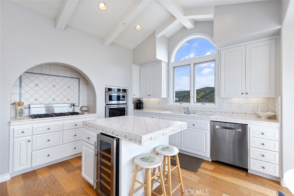 1221 Emerald Bay, Laguna Beach, CA 92651 1221 Emerald Bay, Laguna Beach, CA 92651