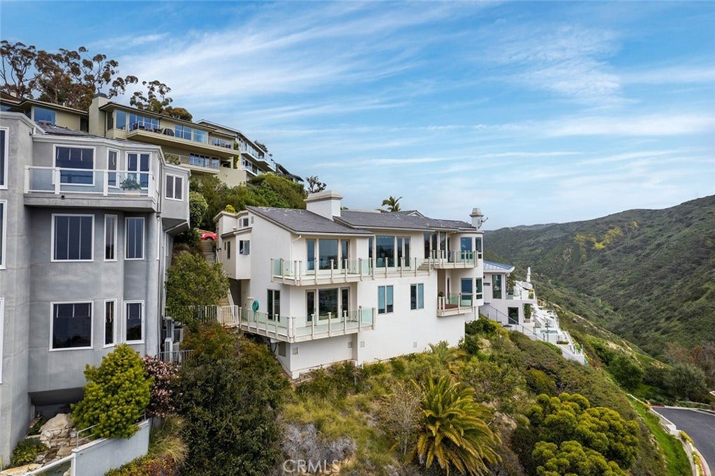 1221 Emerald Bay, Laguna Beach, CA 92651 1221 Emerald Bay, Laguna Beach, CA 92651