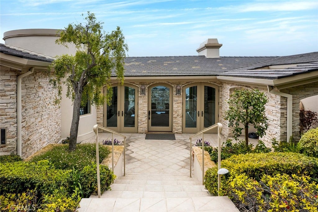1221 Emerald Bay, Laguna Beach, CA 92651 1221 Emerald Bay, Laguna Beach, CA 92651