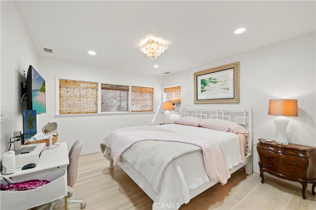 744 Oak, Laguna Beach, CA 92651 744 Oak, Laguna Beach, CA 92651