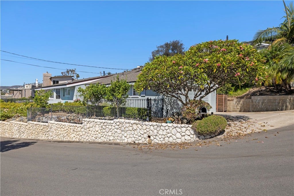 744 Oak, Laguna Beach, CA 92651 744 Oak, Laguna Beach, CA 92651