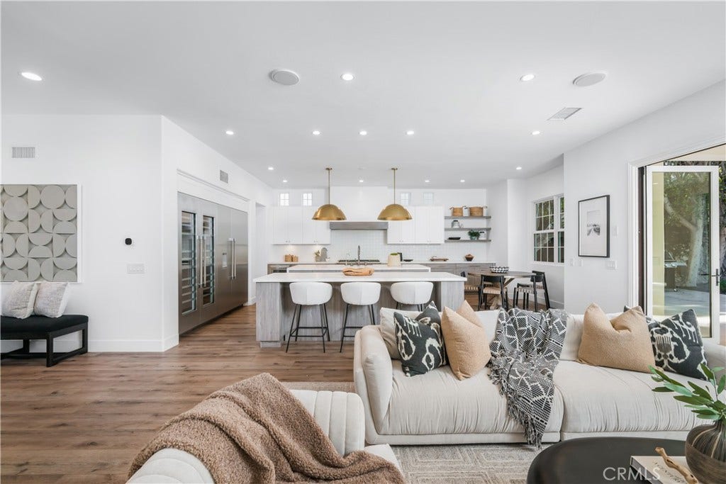 15 Boardwalk, Newport Beach, CA 92660 15 Boardwalk, Newport Beach, CA 92660
