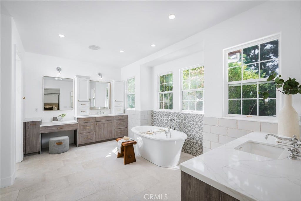15 Boardwalk, Newport Beach, CA 92660 15 Boardwalk, Newport Beach, CA 92660