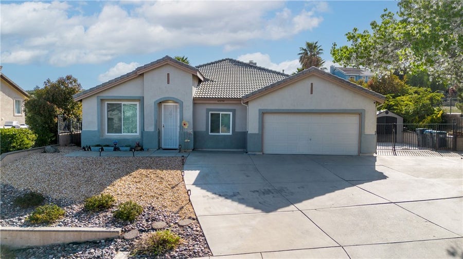 Property photo for 40256 Jacinto, Palmdale, CA