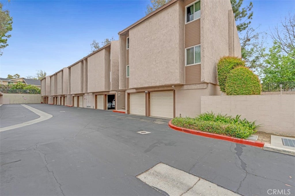 1525 Walnut Leaf Drive, #214, Walnut, CA 91789 1525 Walnut Leaf Dr.