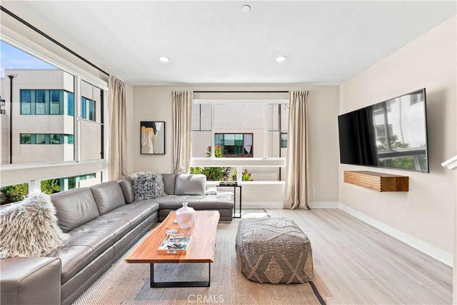 Property photo for 2931 Exposition Pl, #5, Los Angeles, CA