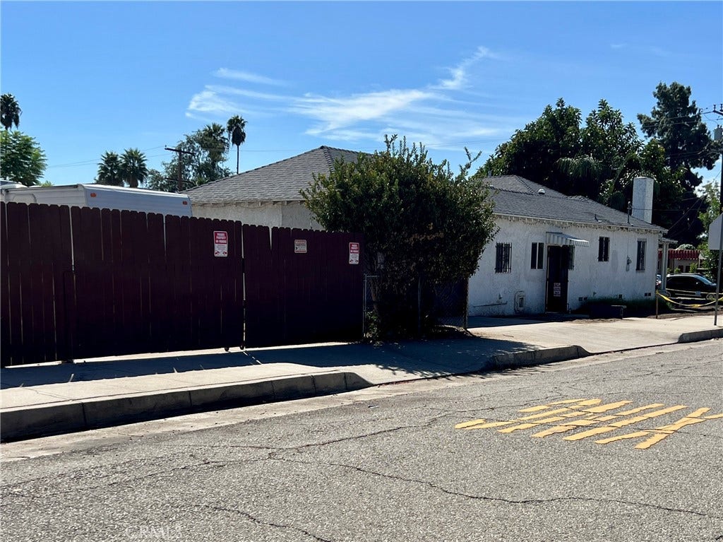 582 25Th, San Bernardino, CA 92405 582 25Th, San Bernardino, CA 92405