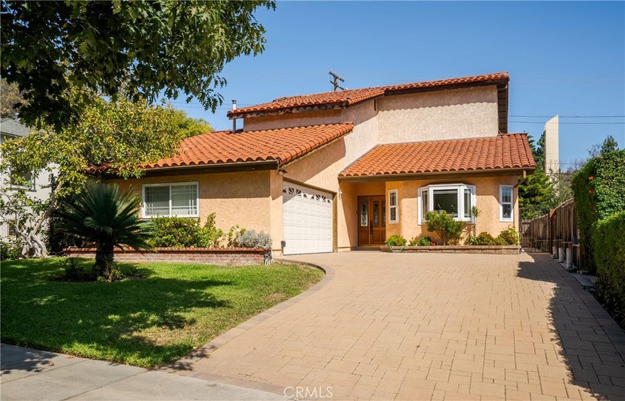 Property photo for 658 Glenmore, Glendale, CA