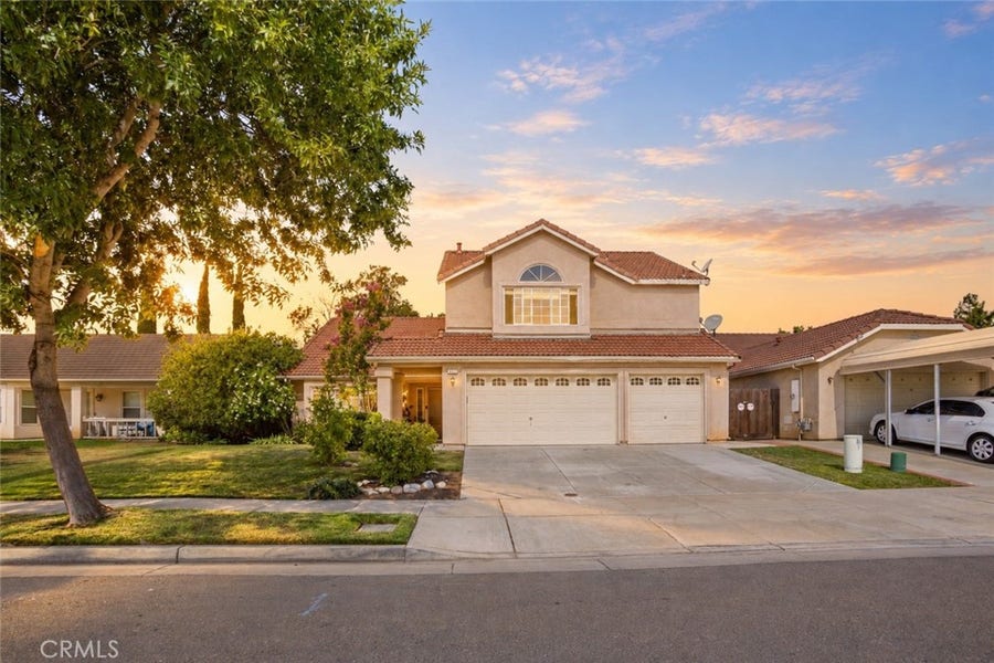 Property photo for 521 Alfarata, Merced, CA