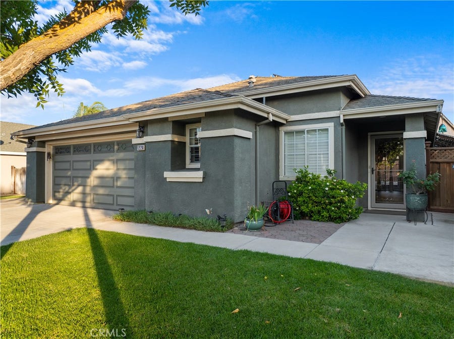 Property photo for 1228 Kingfisher Drive, Patterson, CA