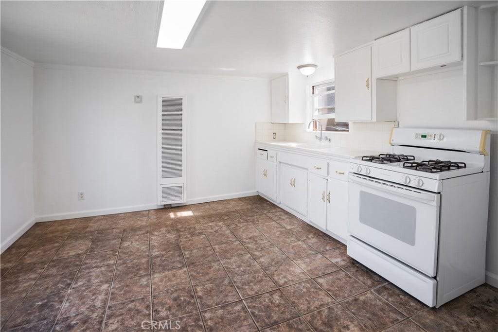 2306 K, Merced, CA 95340
