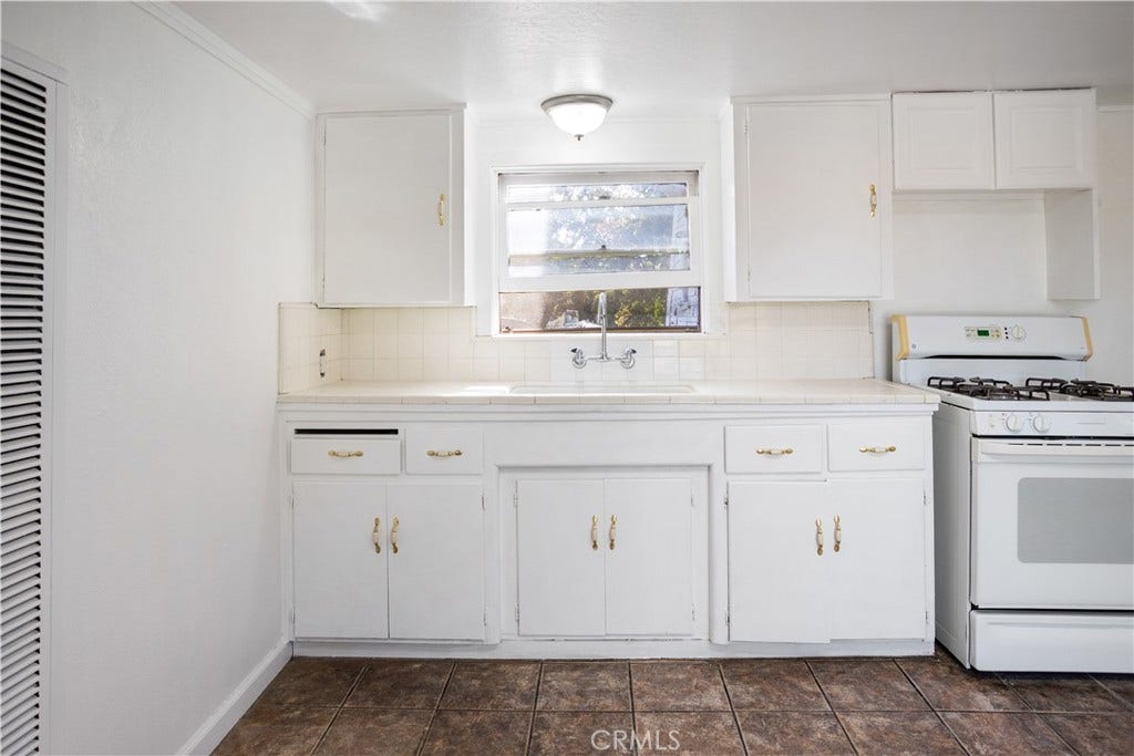 2306 K, Merced, CA 95340