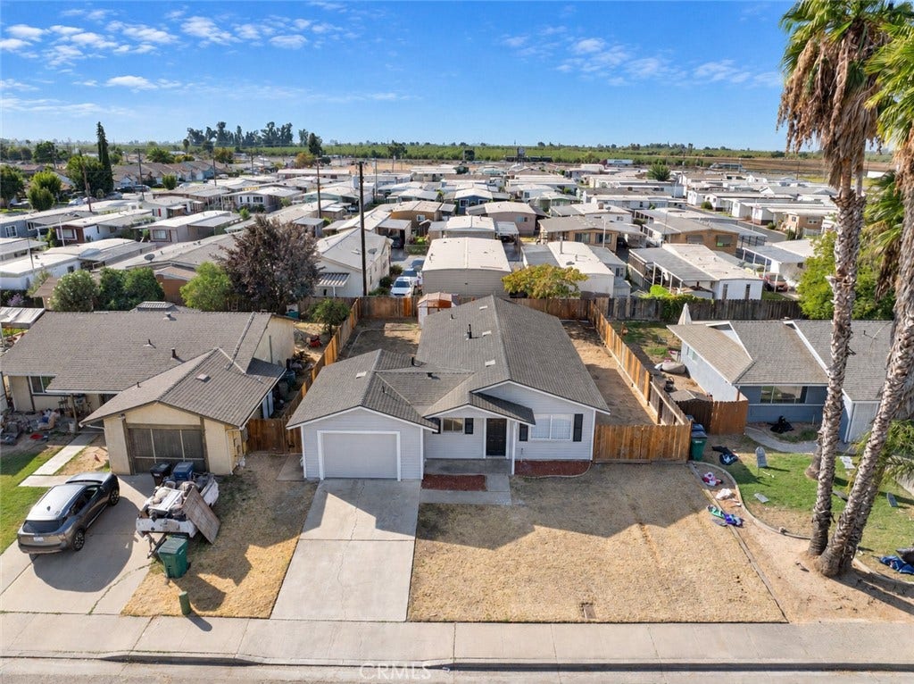 2425 Apache Street, Merced, CA 95348 2425 Apache Street, Merced, CA 95348