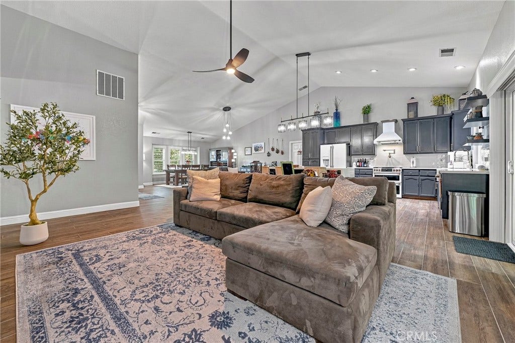 3247 Willow Run, Merced, CA 95340 3247 Willow Run, Merced, CA 95340