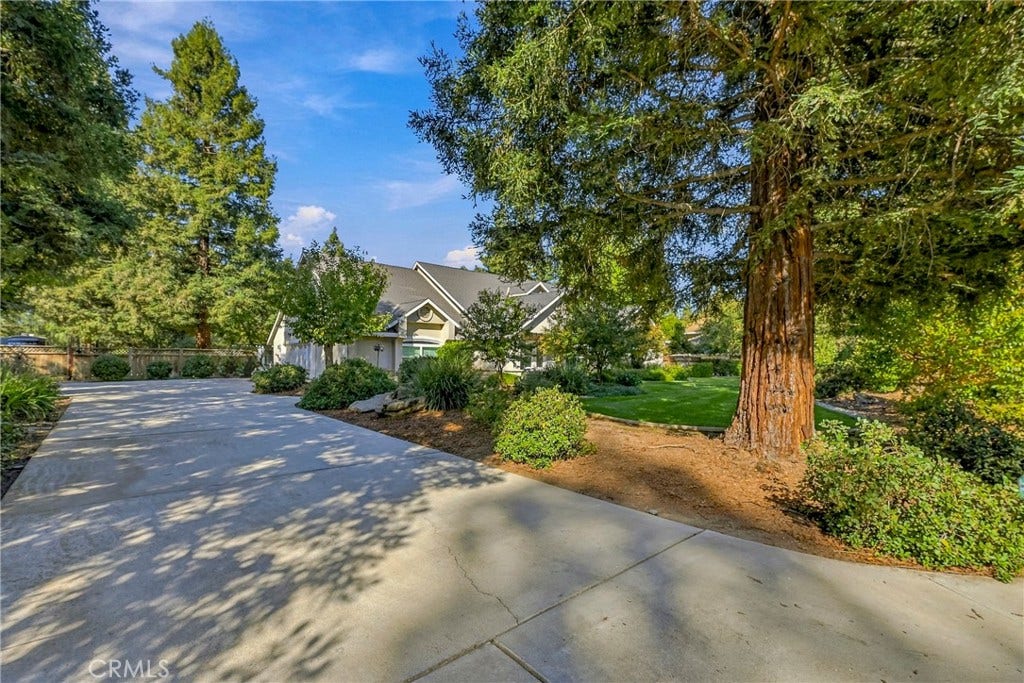 3247 Willow Run, Merced, CA 95340 3247 Willow Run, Merced, CA 95340