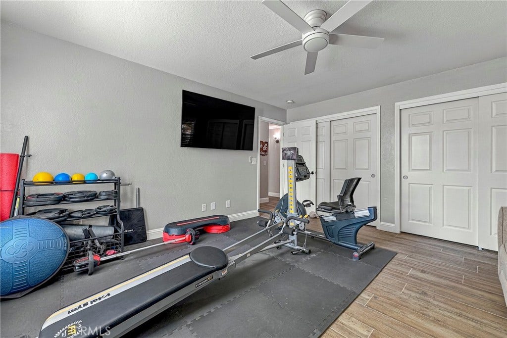 3247 Willow Run, Merced, CA 95340 3247 Willow Run, Merced, CA 95340